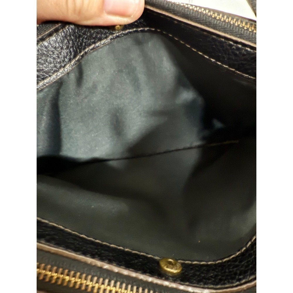 Fossil Black Pebbled Leather Crossbody Shoulder Bag Purse Black Gold Zip - Picture 4 of 6